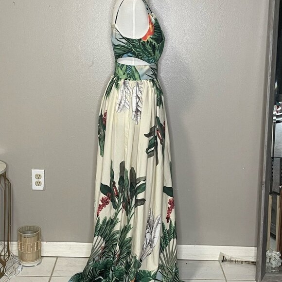 Floral Maxi Sundress with Plunge Neckline - Picture 7 of 7